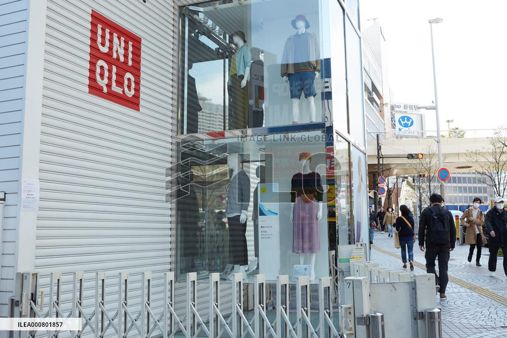 UNIQLO temporarily closes due to the declaration of a state of emergency