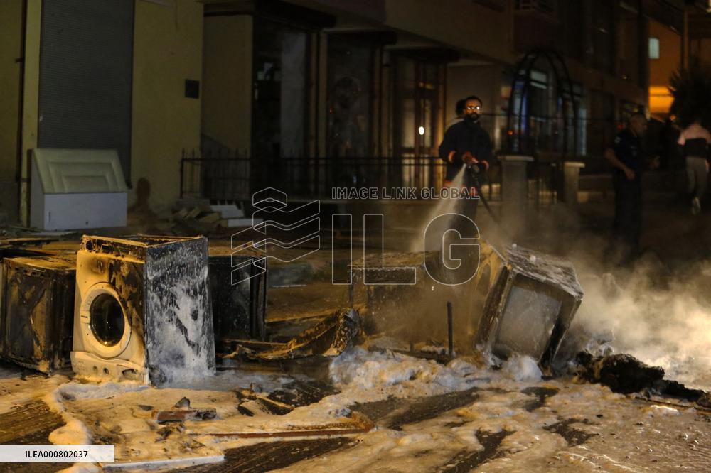 Syrian Shops And Cars Smashed - Ankara