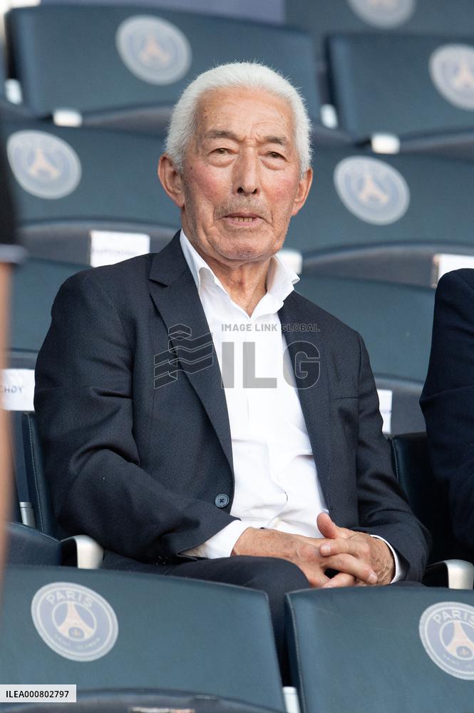Paris Saint-Germain v Strasbourg - Ligue 1- Celebrity