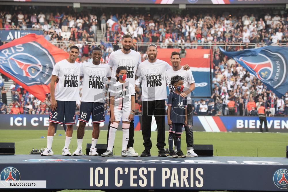 Paris Saint-Germain v Strasbourg - Ligue 1-