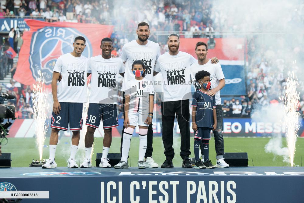 Paris Saint-Germain v Strasbourg - Ligue 1-