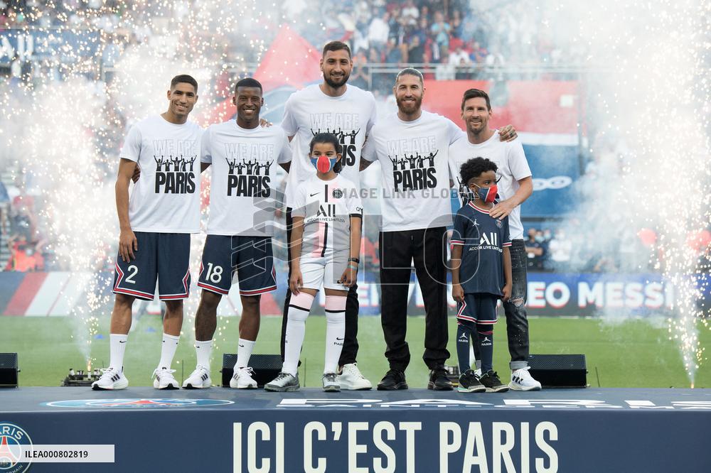 Paris Saint-Germain v Strasbourg - Ligue 1-