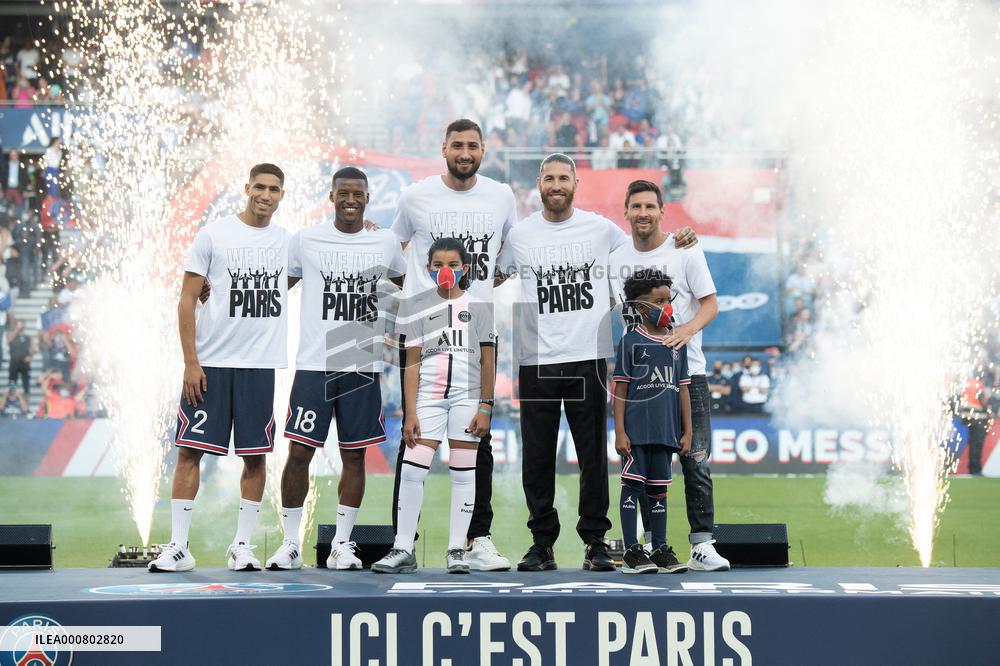 Paris Saint-Germain v Strasbourg - Ligue 1-