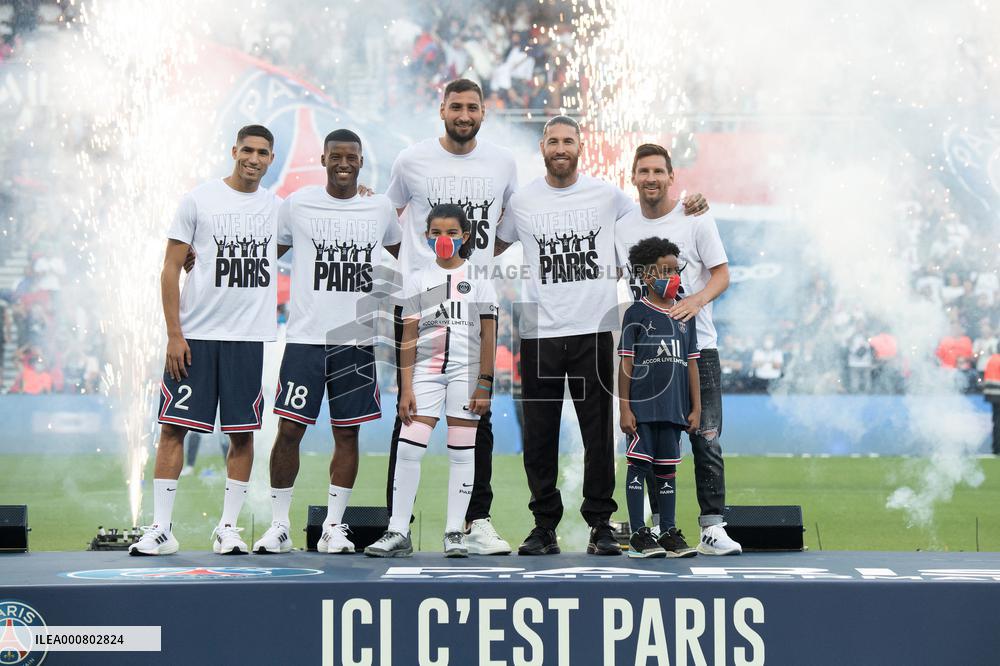 Paris Saint-Germain v Strasbourg - Ligue 1-