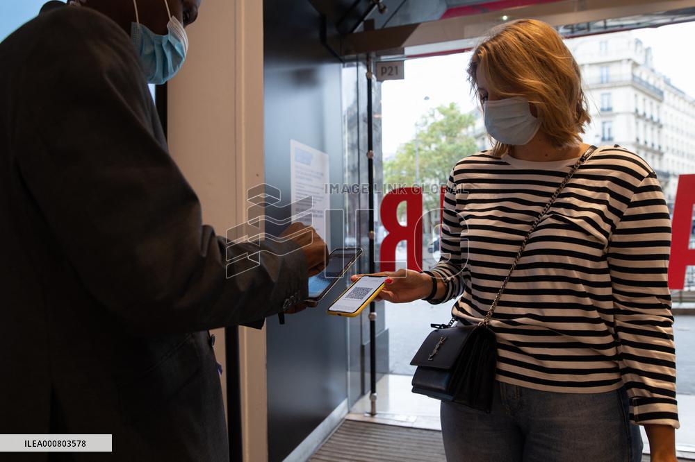 Health pass is compulsory at the Grands Magasins - Paris