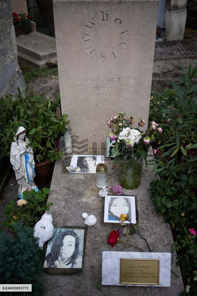 Illustrations Of The Pere Lachaise Cemetery - Paris