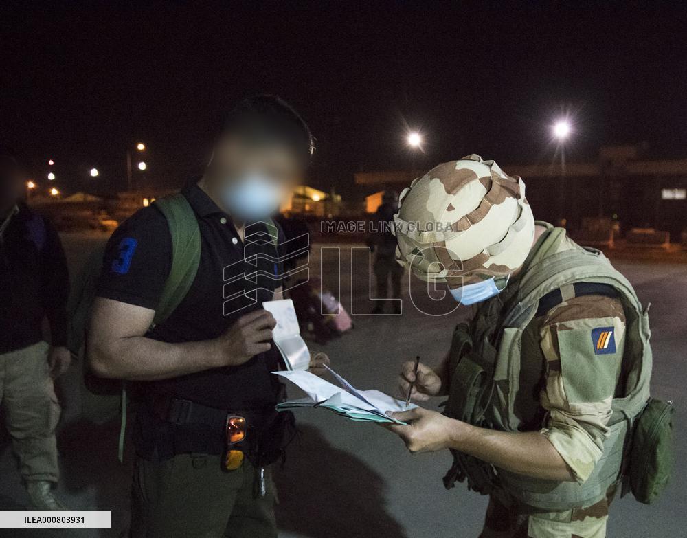 Special Forces Evacuates French Nationals - Kabul