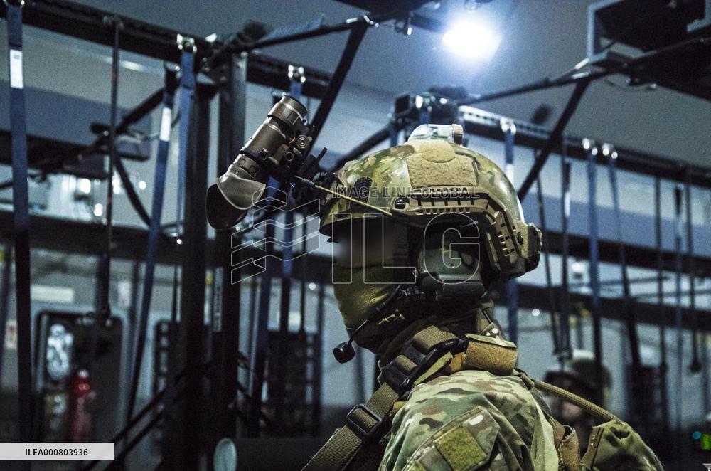 Special Forces Evacuates French Nationals - Kabul