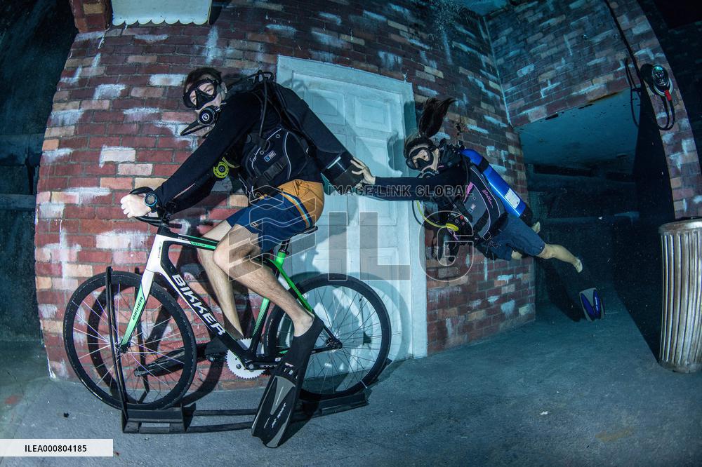 Deep Dive Dubai The Deepest Pool In The World - Dubai