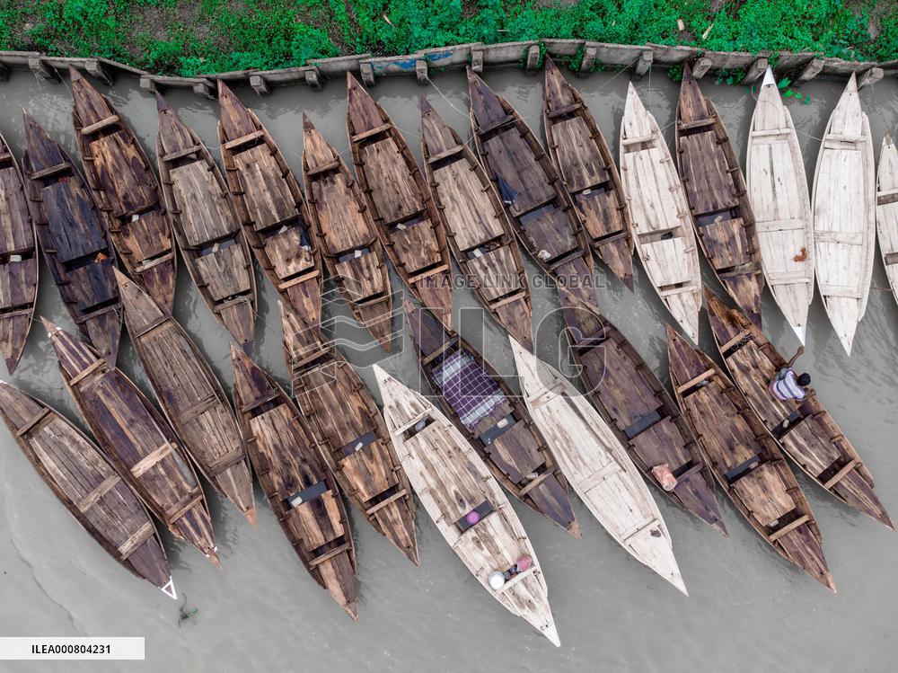 Traditional wooden boats production - Bangladesh