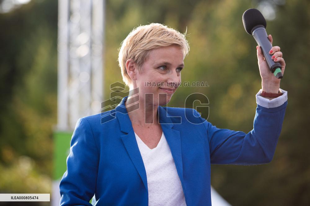 Ending of the French Green Party Summer Days - Poitiers