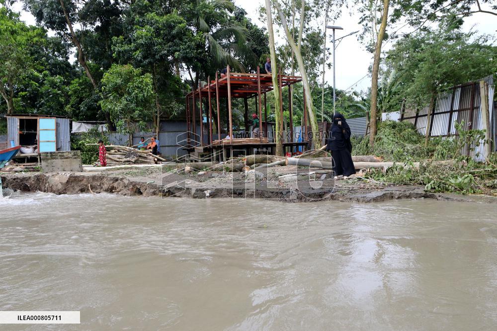 Flooding Caused By Heavy Rains Erode Bank River - Bangladesh