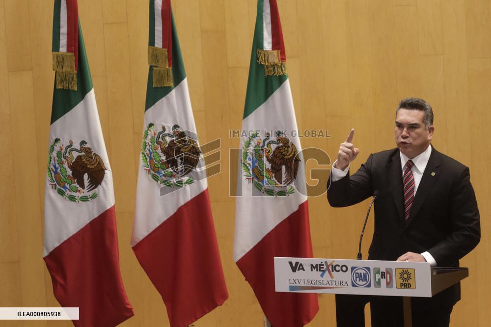 Opposition Legislative Va Por México Against President Of Mexico