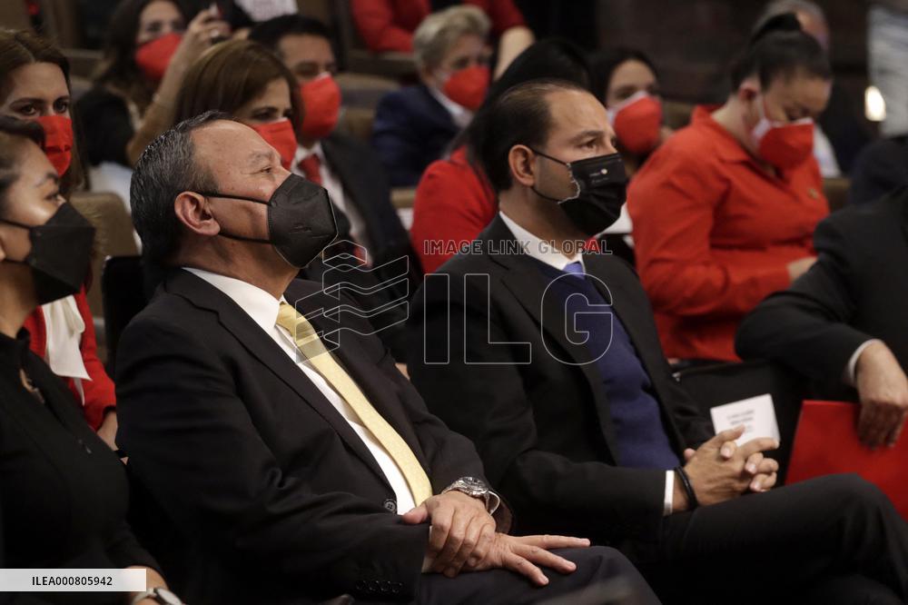 Opposition Legislative Va Por México Against President Of Mexico