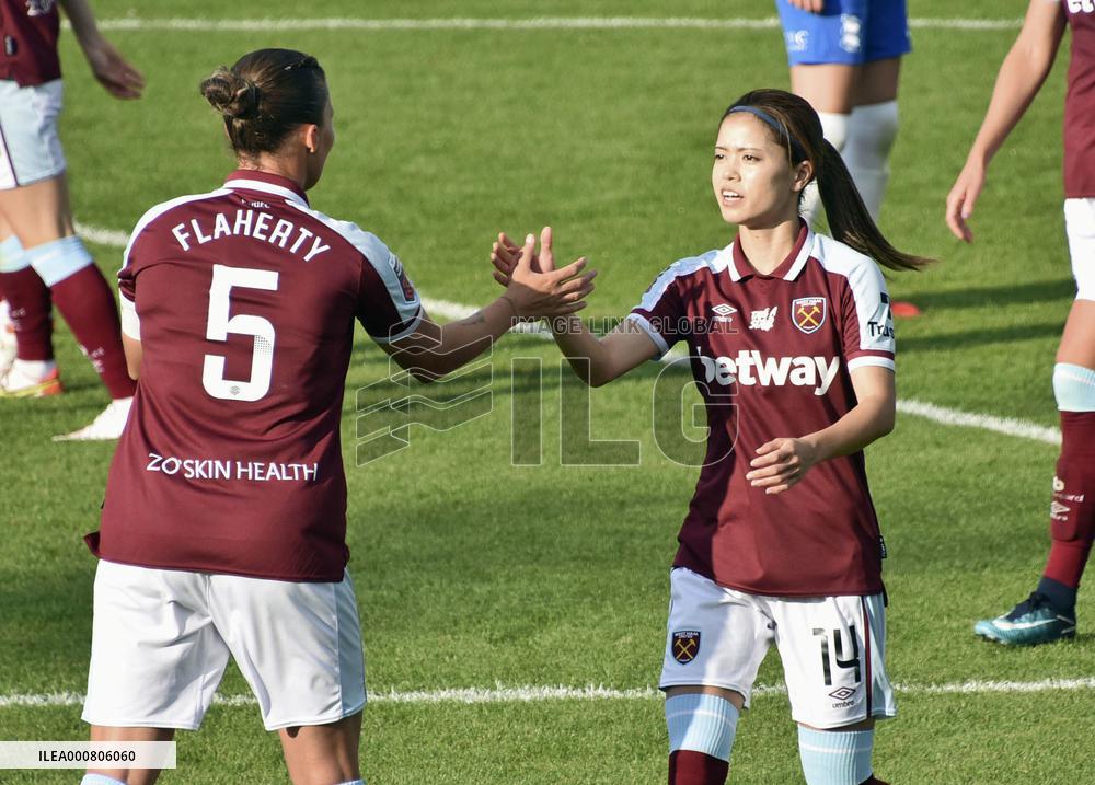 Football: Women's Super League in England