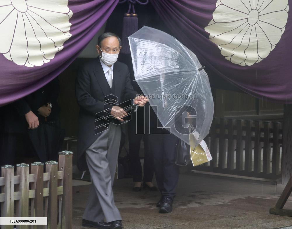 Ex-Japan PM Suga visits war-linked Yasukuni shrine
