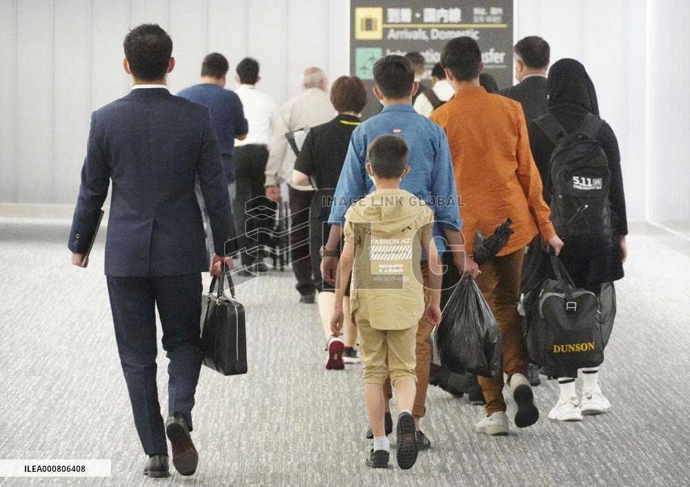 88 Afghans arrive in Japan