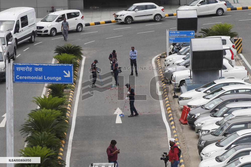 Sikh's Members Carry 3 Saroops Of Sri Guru Granth Sahibat At Airport - Delhi