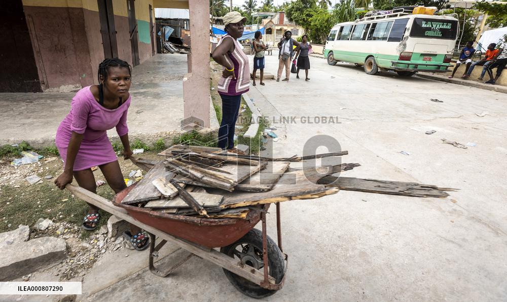 Thousands Left Homeless After Quake - Haiti