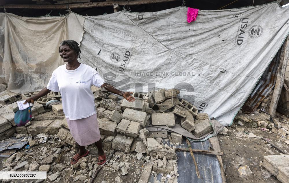 Thousands Left Homeless After Quake - Haiti
