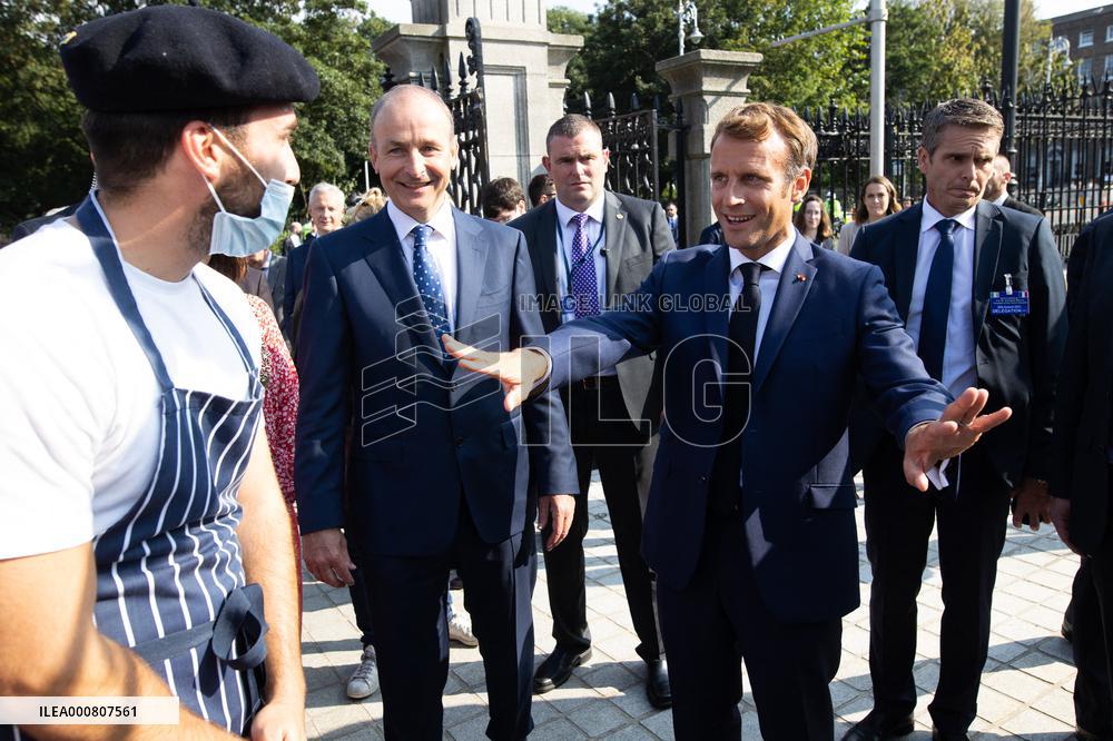 Emmanuel Macron visits the city center - Dublin