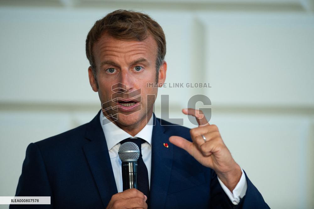 Emmanuel Macron visits Trinity College - Dublin