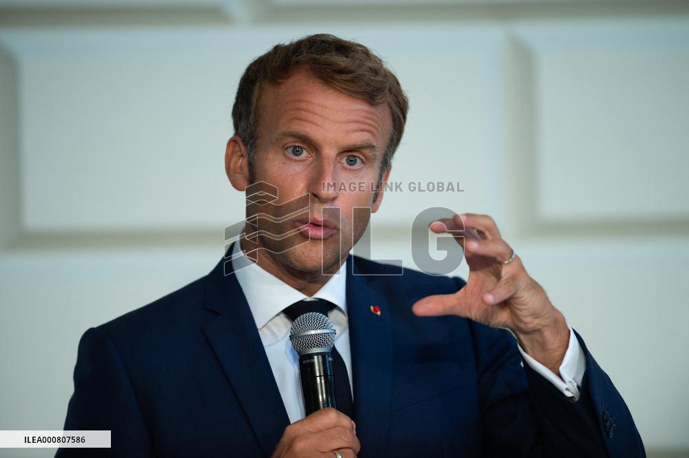 Emmanuel Macron visits Trinity College - Dublin