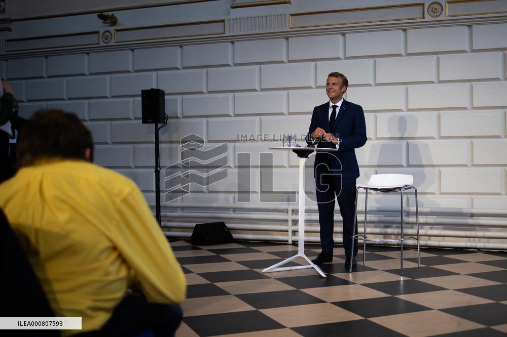 Emmanuel Macron visits Trinity College - Dublin