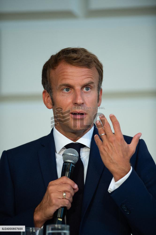 Emmanuel Macron visits Trinity College - Dublin