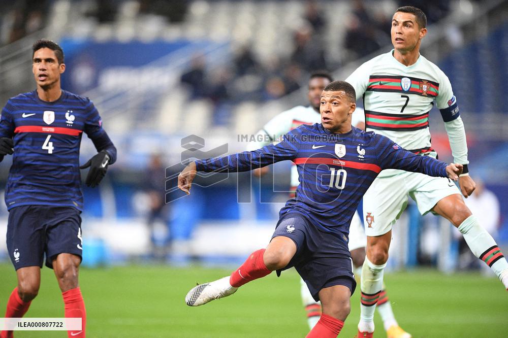 Manchester City In Talks To Sign Ronaldo