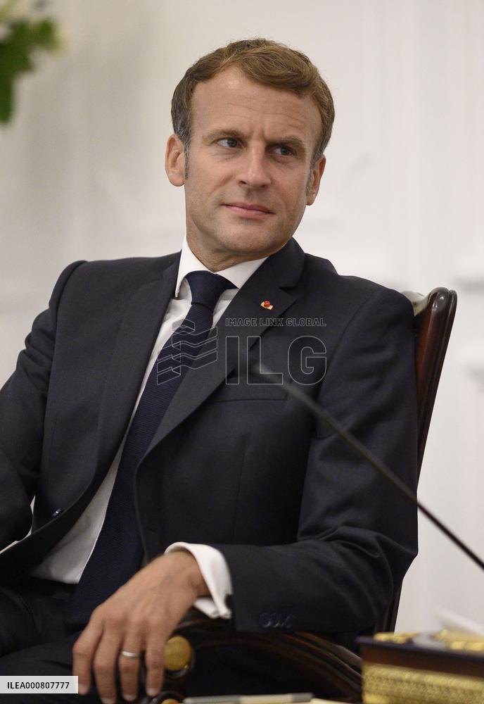 Emmanuel Macron and Irakian Prime Minister Moustafa Al-Kazimi make a statement to the press - Bagdad