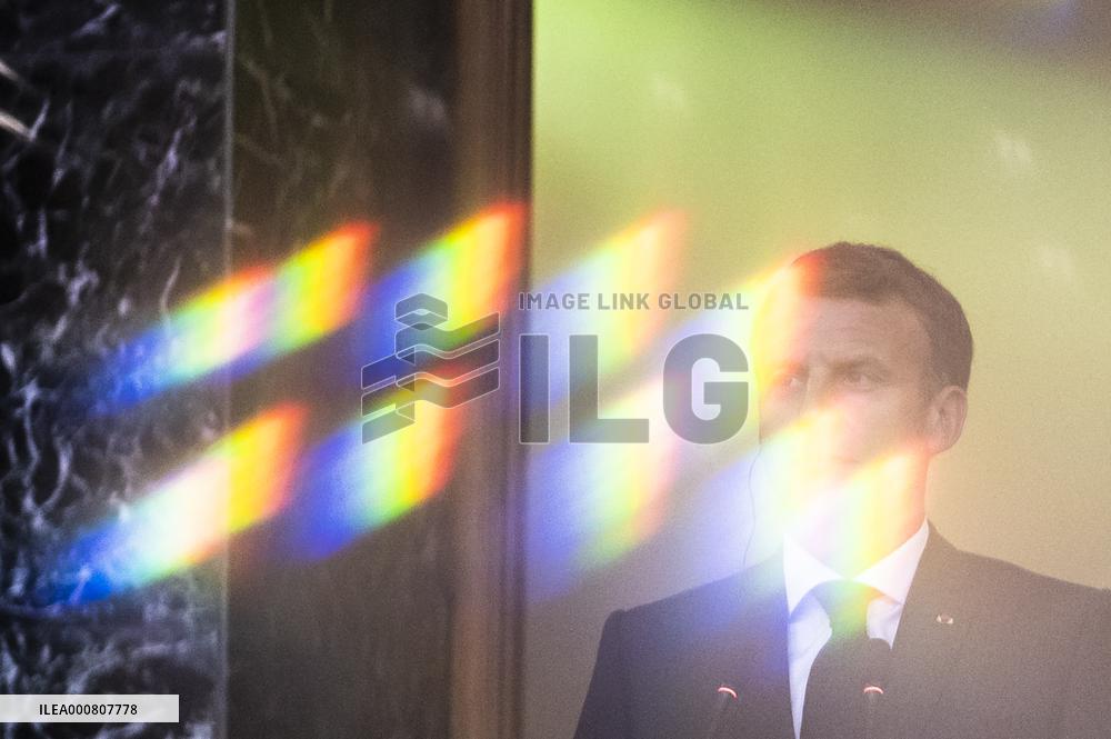 Emmanuel Macron and Irakian Prime Minister Moustafa Al-Kazimi make a statement to the press - Bagdad