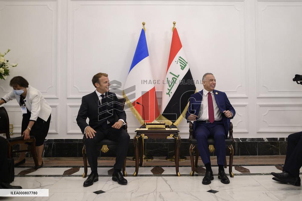 Emmanuel Macron and Irakian Prime Minister Moustafa Al-Kazimi make a statement to the press - Bagdad