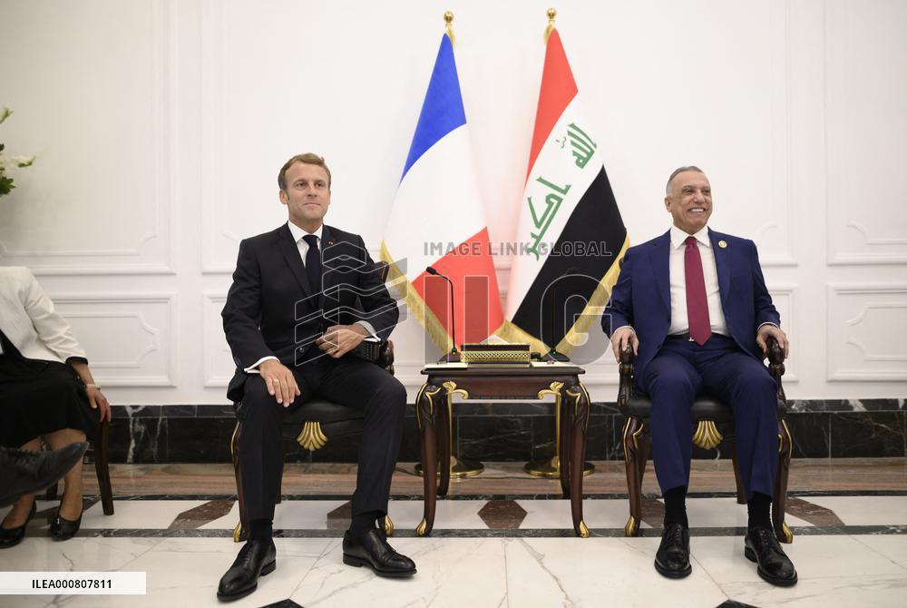 Emmanuel Macron and Irakian Prime Minister Moustafa Al-Kazimi make a statement to the press - Bagdad