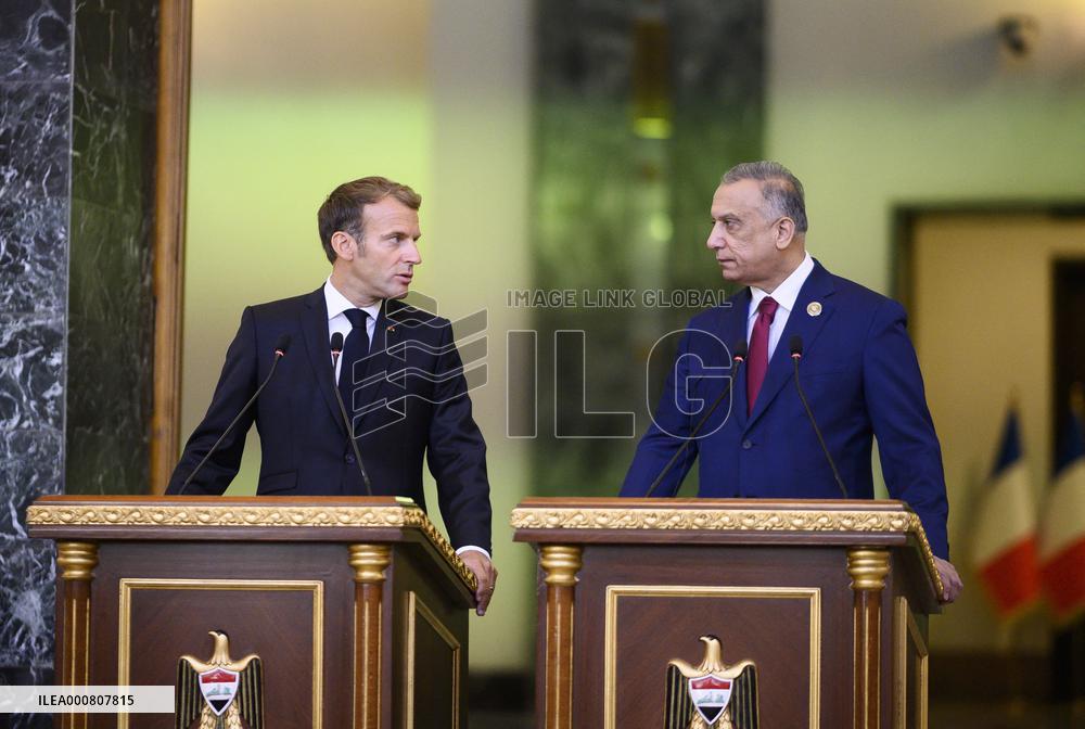 Emmanuel Macron and Irakian Prime Minister Moustafa Al-Kazimi make a statement to the press - Bagdad