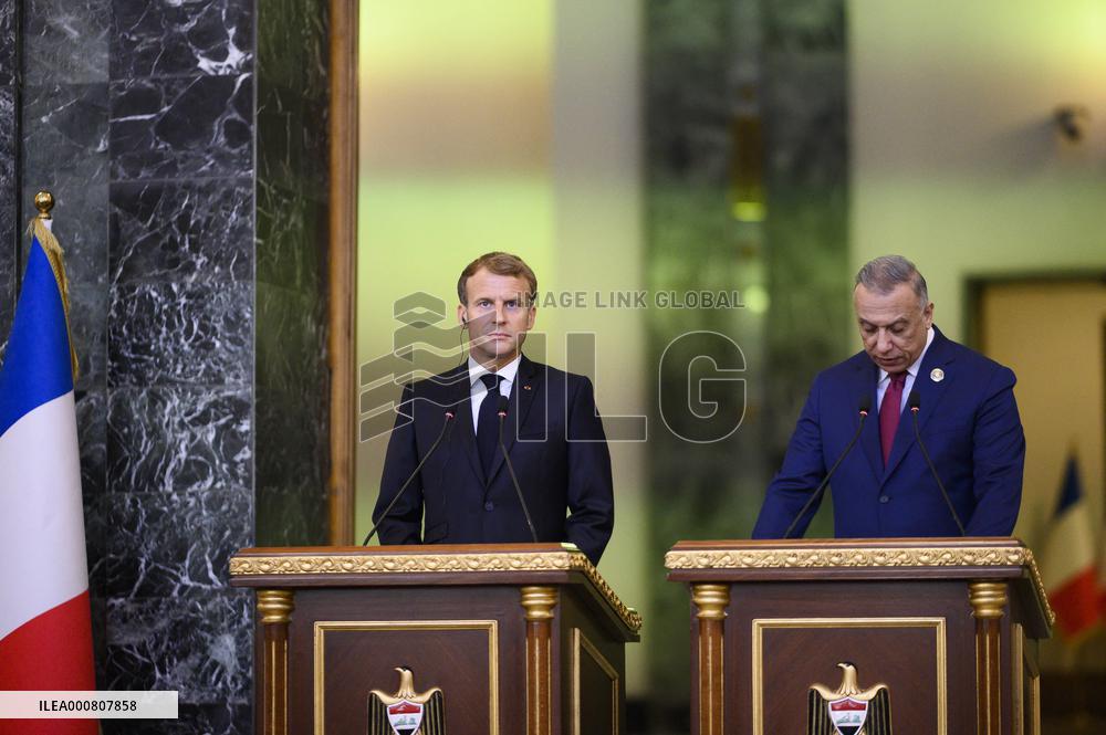 Emmanuel Macron and Irakian Prime Minister Moustafa Al-Kazimi make a statement to the press - Bagdad