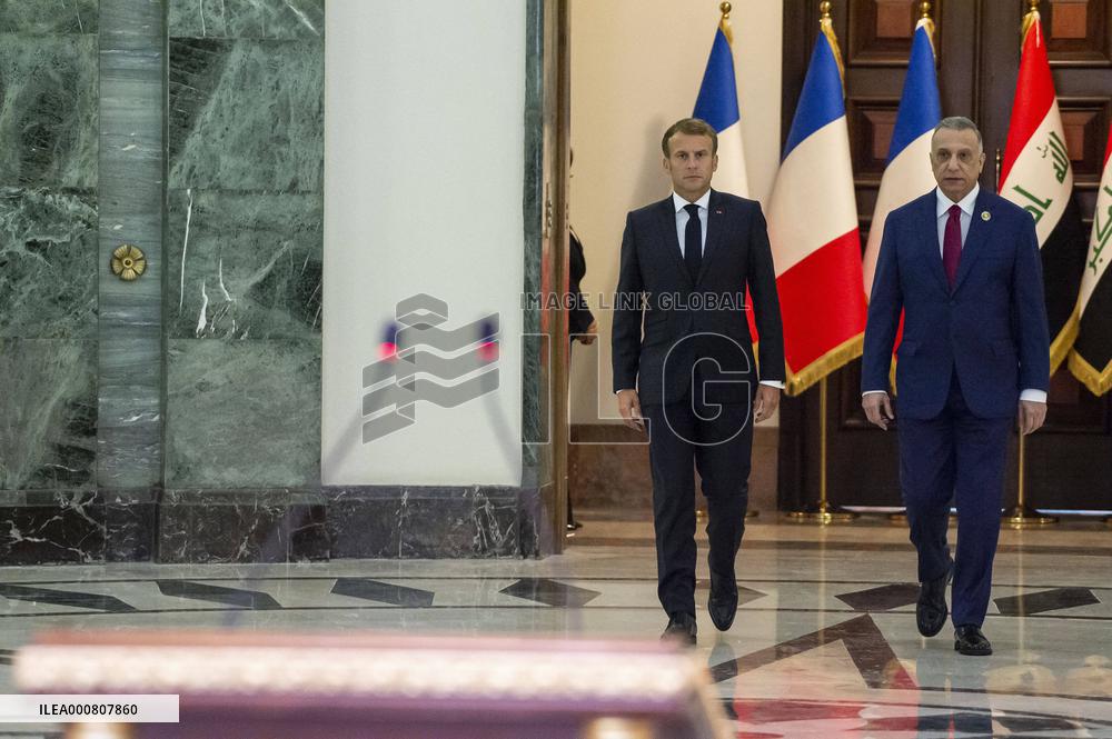 Emmanuel Macron and Irakian Prime Minister Moustafa Al-Kazimi make a statement to the press - Bagdad