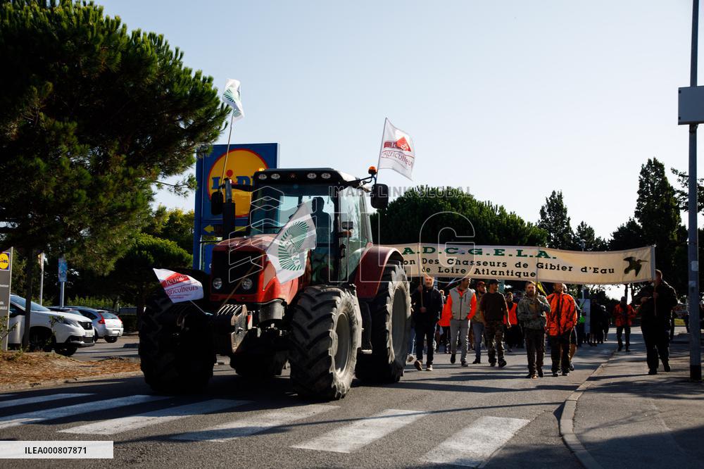 Les Republicains Summer University - ADCGELA Manifestation - La Baule