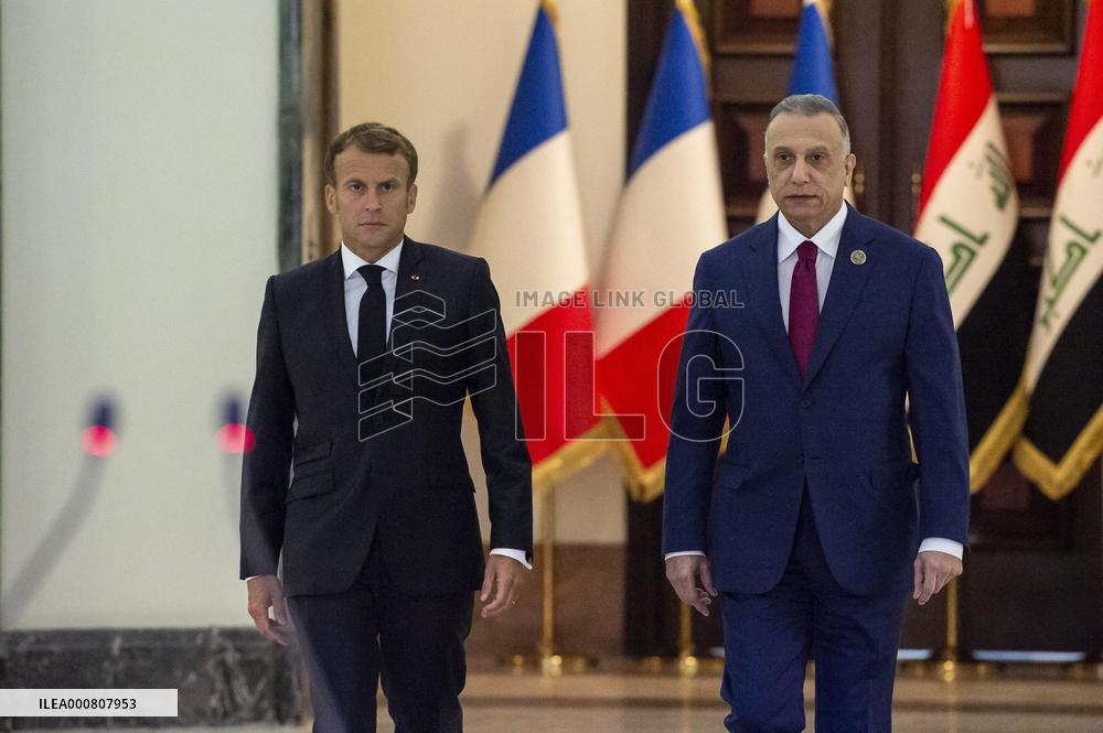 Emmanuel Macron and Irakian Prime Minister Moustafa Al-Kazimi make a statement to the press - Bagdad