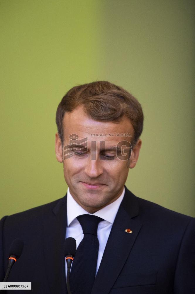 Emmanuel Macron and Irakian Prime Minister Moustafa Al-Kazimi make a statement to the press - Bagdad