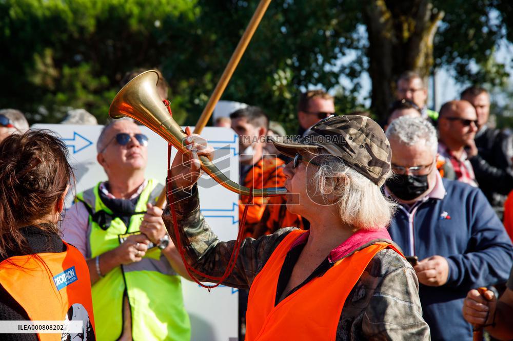 Les Republicains Summer University - ADCGELA Manifestation - La Baule