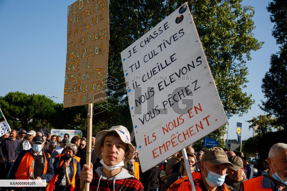 Les Republicains Summer University - ADCGELA Manifestation - La Baule