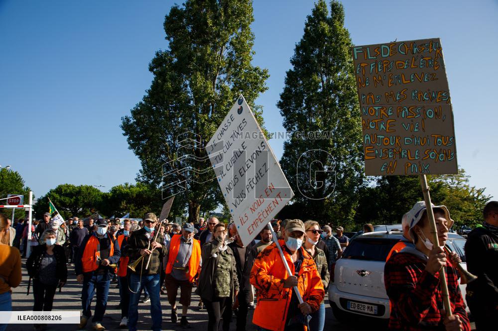 Les Republicains Summer University - ADCGELA Manifestation - La Baule