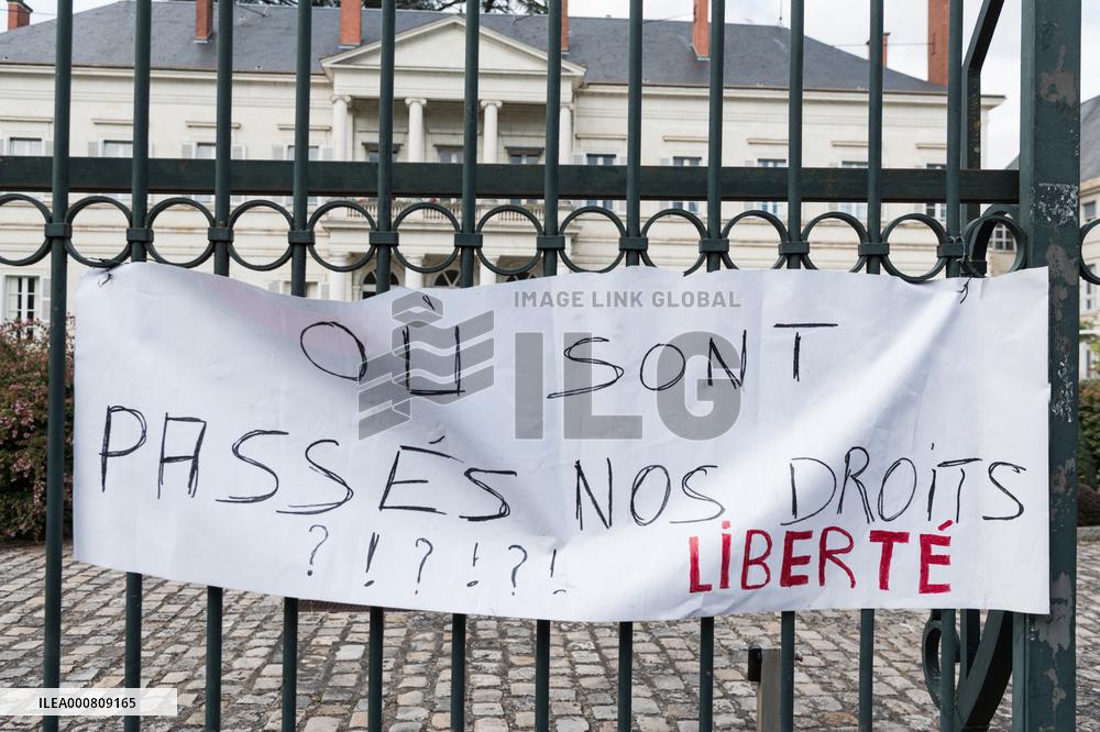 Protesters against the sanitary pass and vaccination - Blois