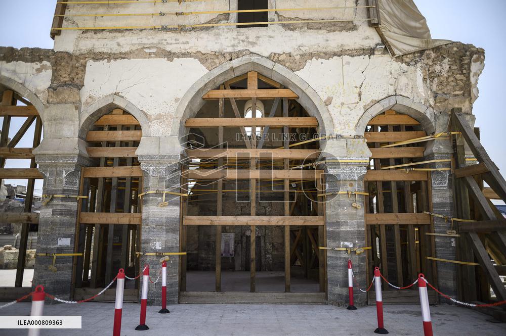 French Président Emmanuel Macron visiting the Al-Nuri Mosque - Mosul