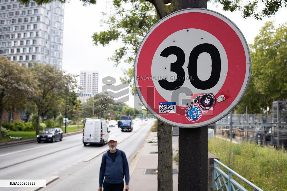 Paris introduces citywide 30 kmh speed limit