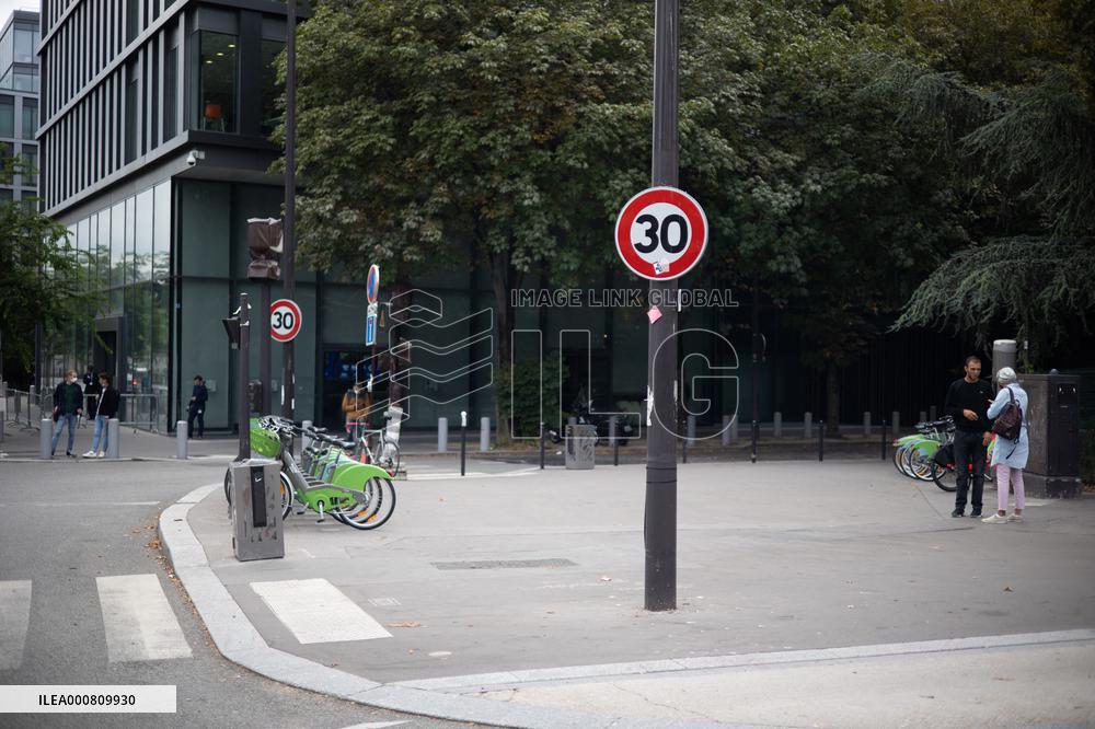 Paris introduces citywide 30 kmh speed limit