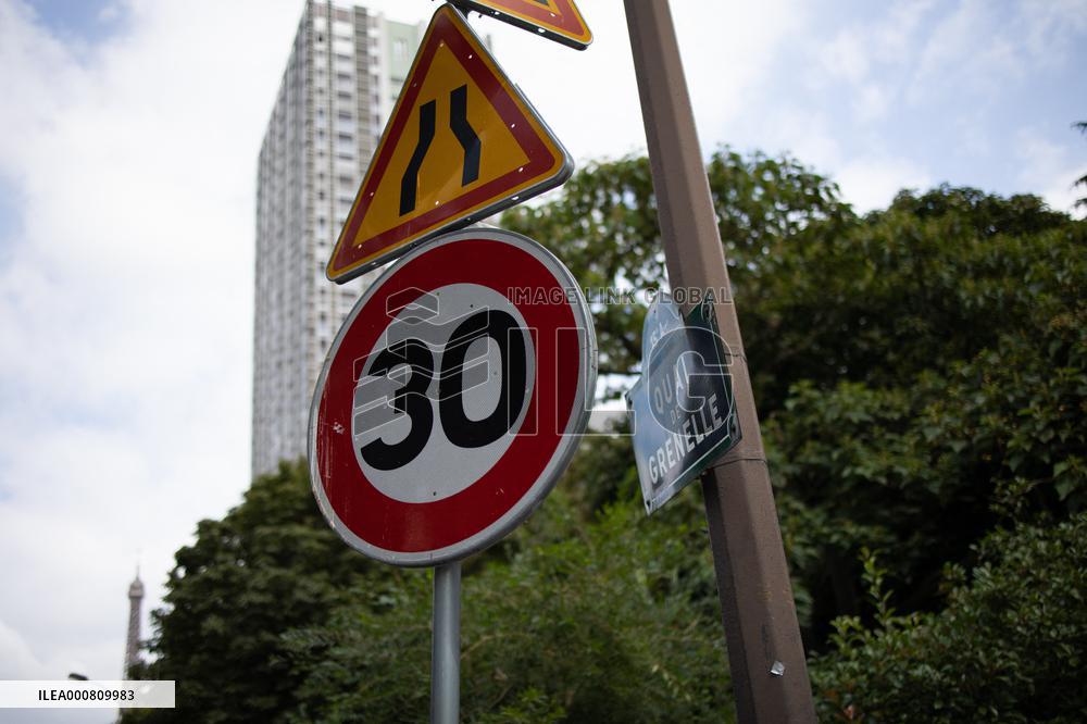 Paris introduces citywide 30 kmh speed limit