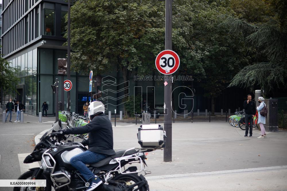 Paris introduces citywide 30 kmh speed limit