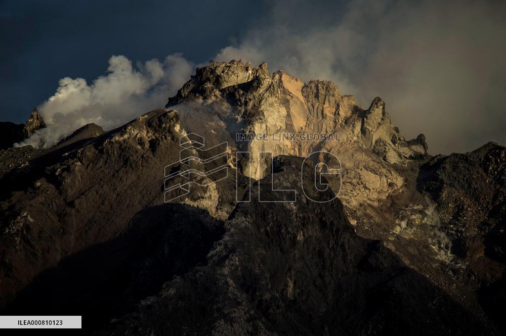Sinabung Volcano Spews A Massive Column Of Smoke - Sumatra